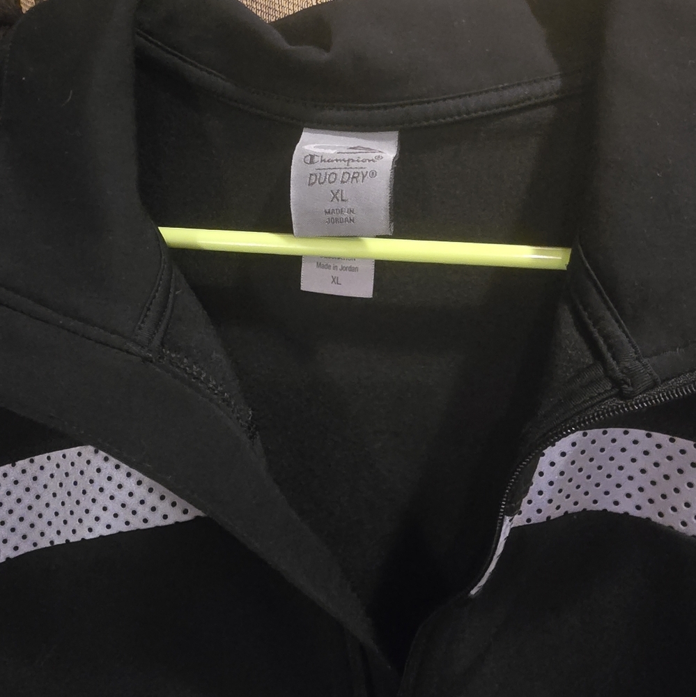Champion Duo Dry XL Black Pullover With Mesh Accent